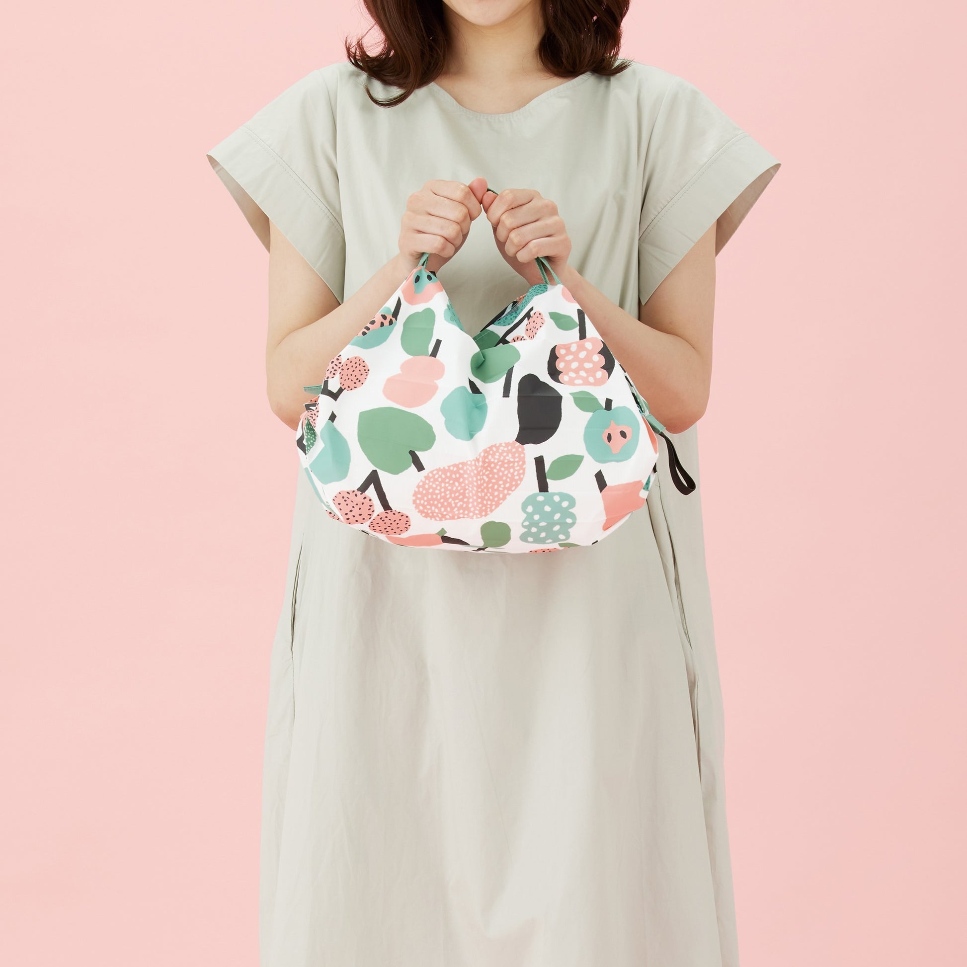 Shupatto one pull foldable bag