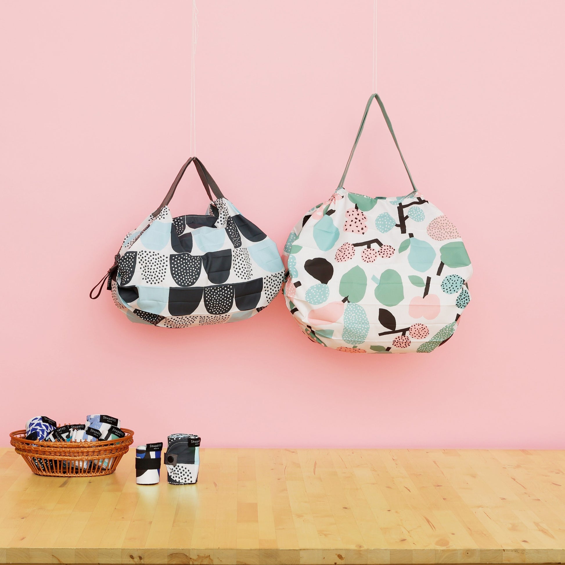 Shupatto one pull foldable bag